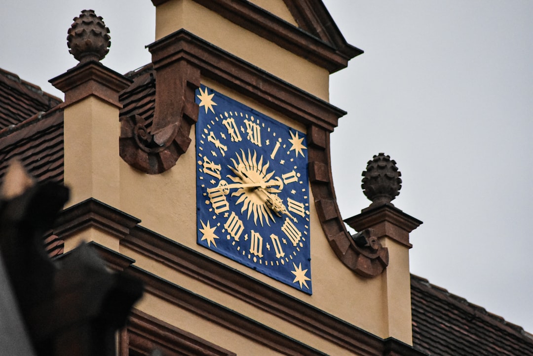 Kuckucksuhren aus Leipzig: Geschichte einer tickenden Obsession - Leipzig | Secret World Trip Planner