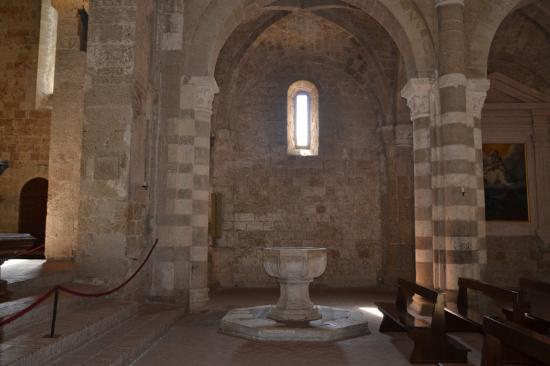 Catedral de Sovana - Sovana | Secret World Trip Planner
