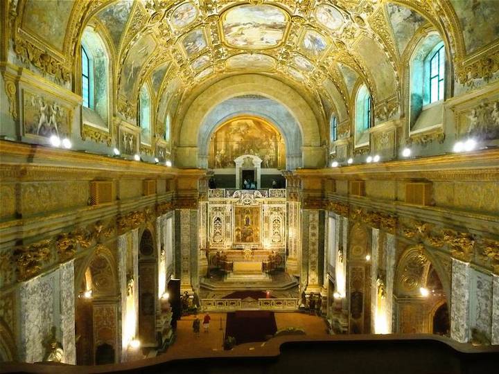 Iglesia de Santa Maria Donnaregina Nuova - Napoli | Secret World Trip Planner