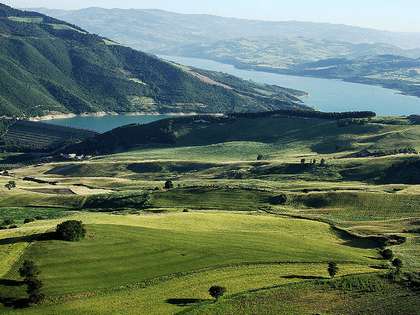आँख झील - Lago di Occhito | Secret World Trip Planner