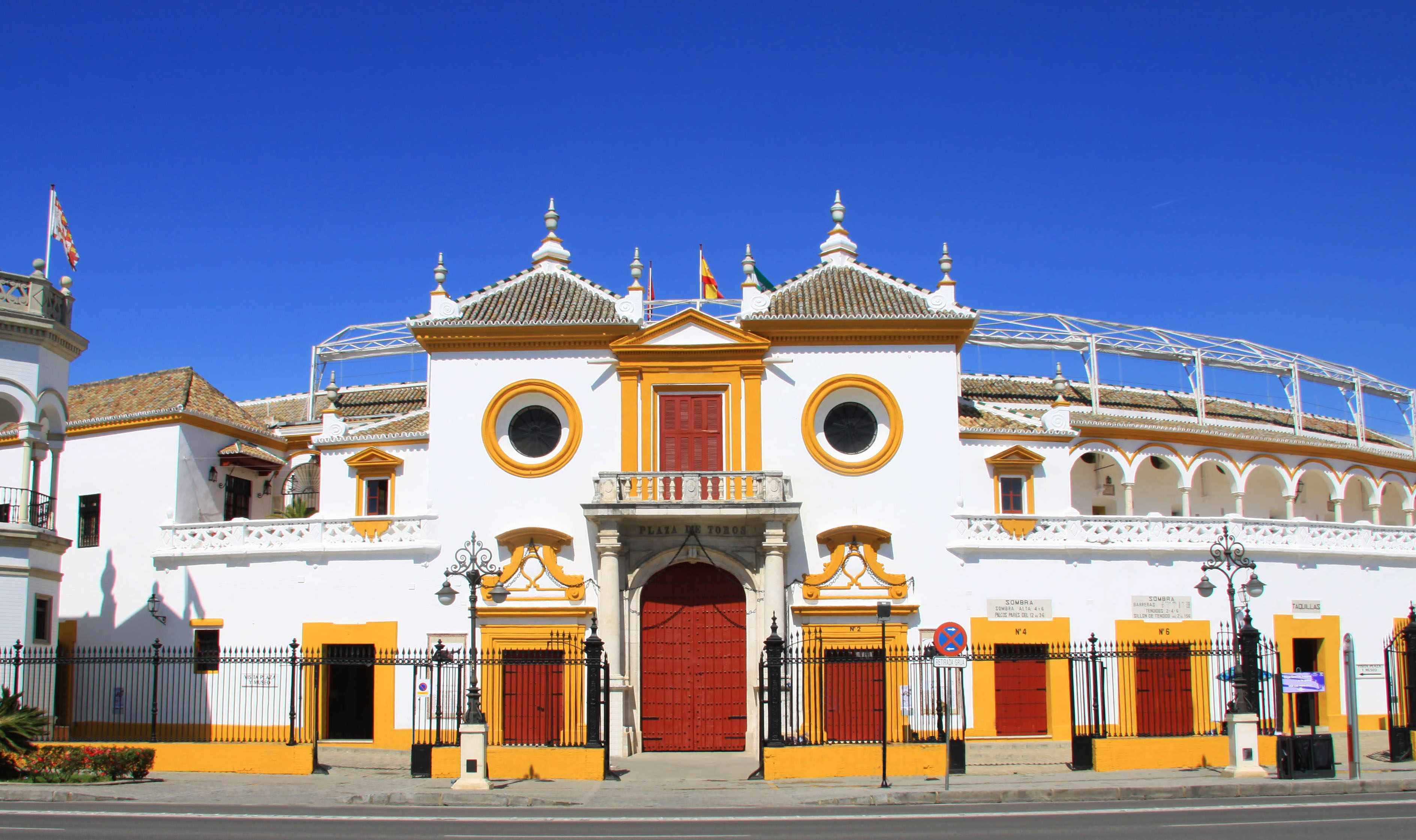 Plaza de Toros de la Maestranza - Sevilla | Secret World Trip Planner