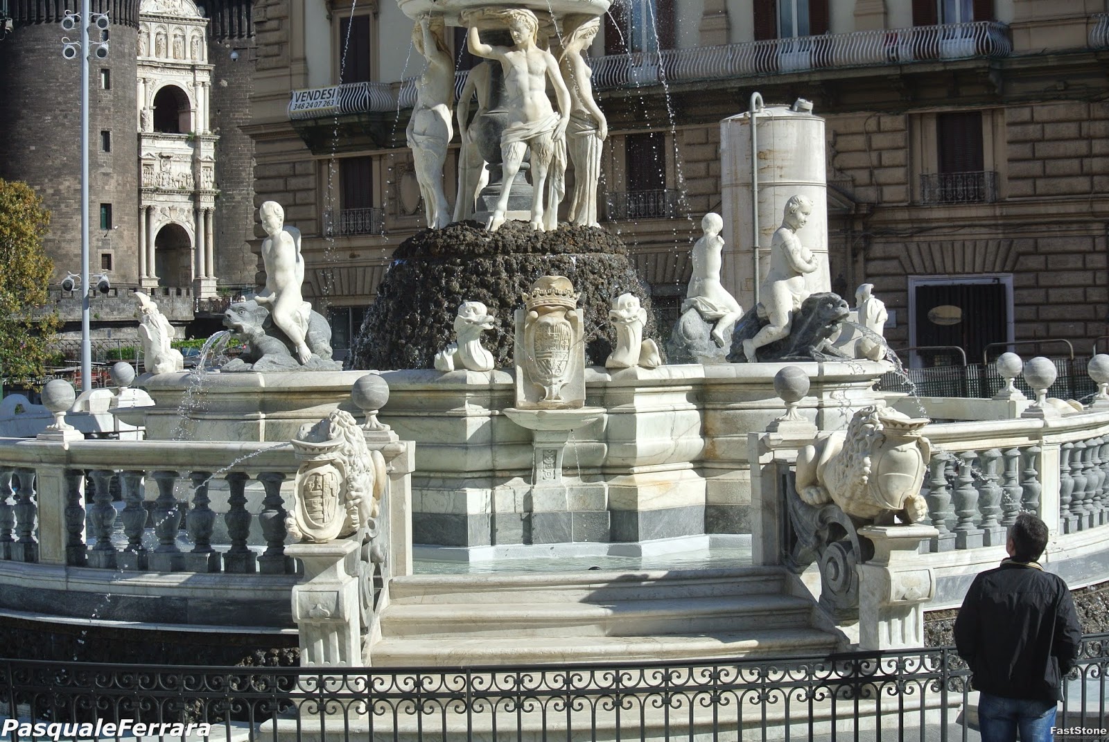 Neptuuni purskkaev - Napoli | Secret World Trip Planner