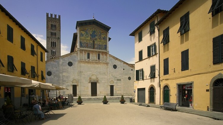 Lucca: Bazilika San Frediano - Lucca | Secret World Trip Planner