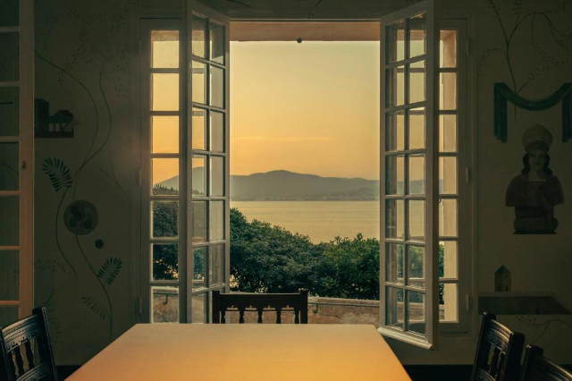 Меҳмонхонаи тарабхонаи La Ponche - Saint-Tropez | Secret World Trip Planner