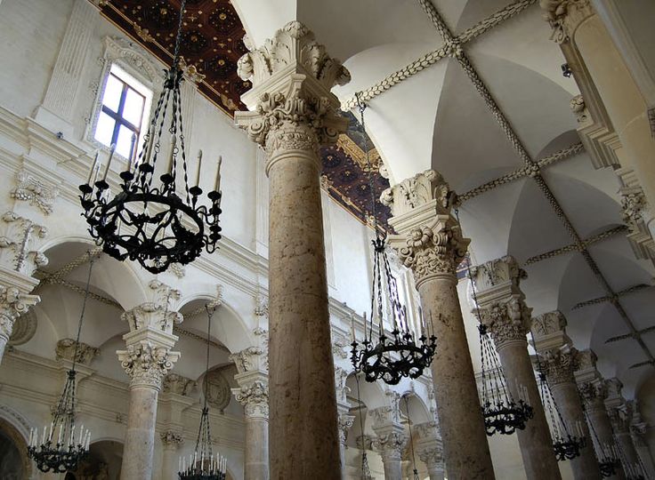 Szent Kereszt Bazilika - Lecce | Secret World Trip Planner