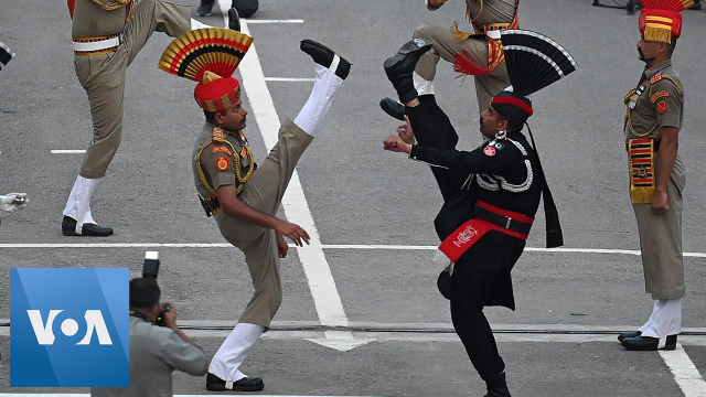 Cérémonie à la frontière de Wagah - Hardo Rattan | Secret World Trip Planner