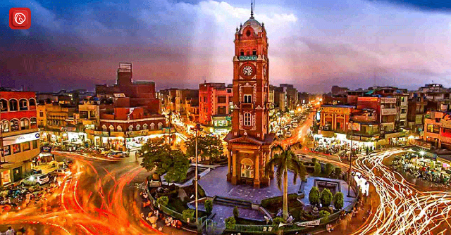 La Torre dell'Orologio - Faisalabad | Secret World Trip Planner