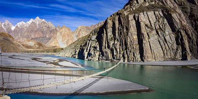 Подвесной мост Хуссейни - Gilgit | Secret World Trip Planner