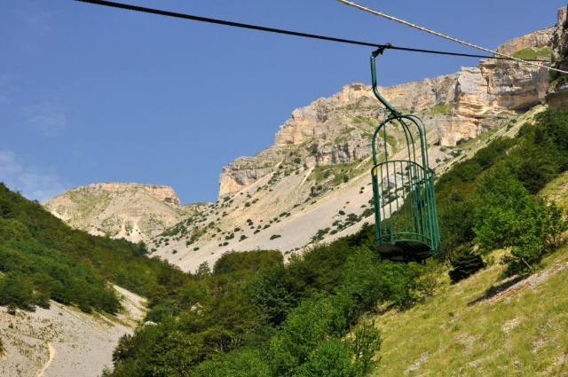 Grotte del Cavallone. Le grotte turistiche più alte d'Europa - Via Gravara | Secret World Trip Planner