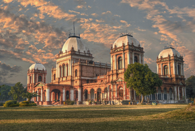 雄伟的努尔宫 - Bahawalpur | Secret World Trip Planner