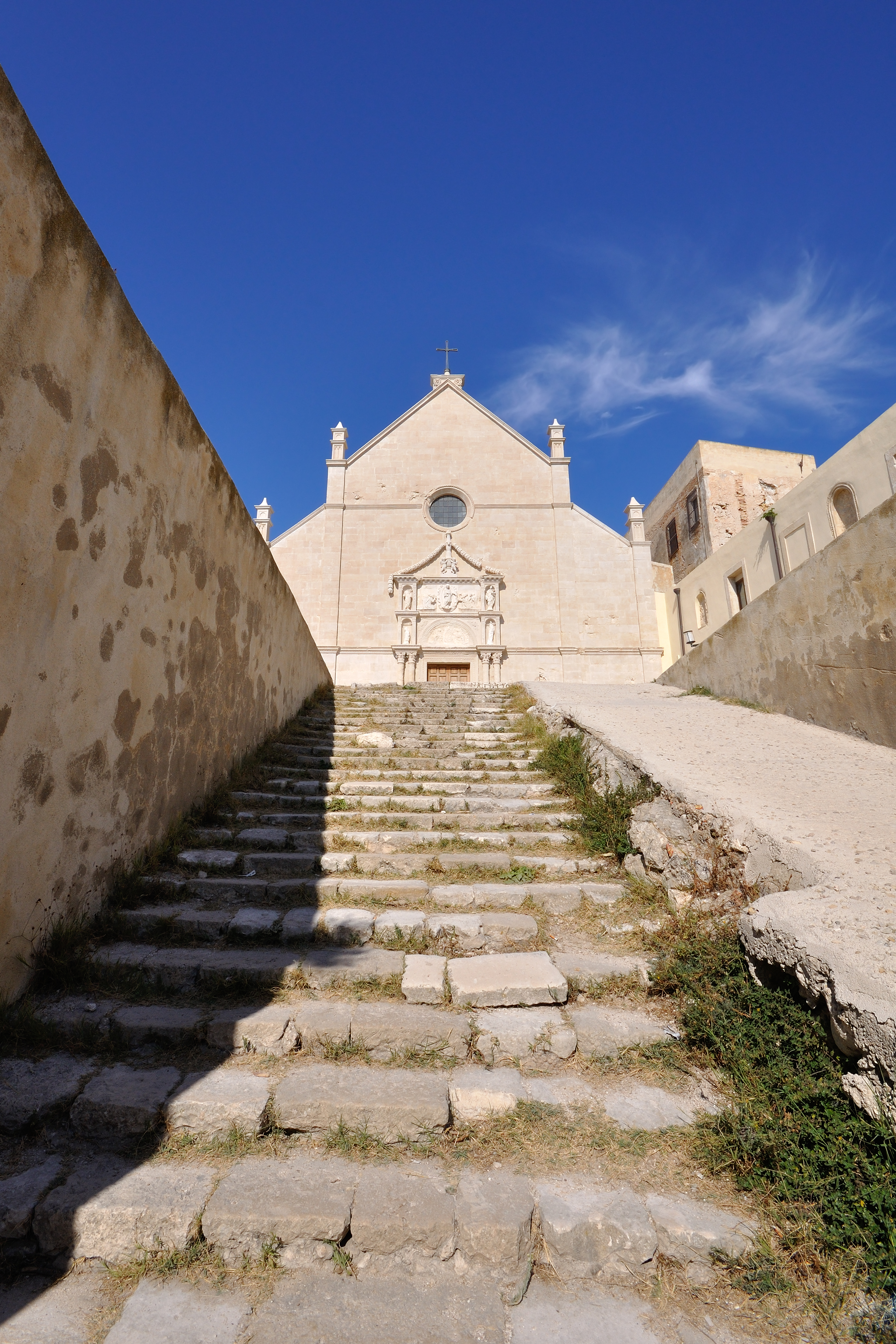 Tremiti, Chiesa Abbaziale Santa Maria a Mare - San Nicola di Tremiti | Secret World Trip Planner
