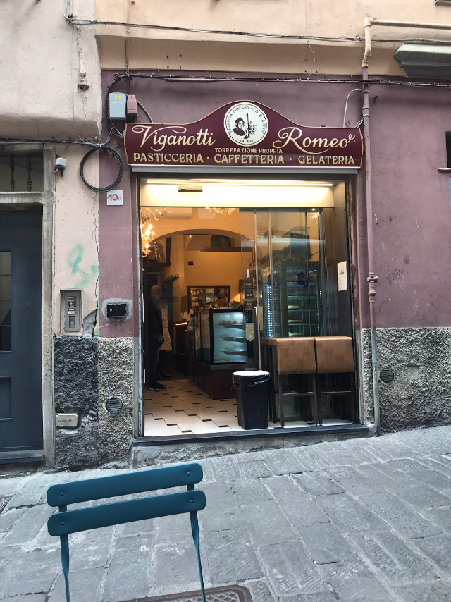 قدیم ویگنوٹی چاکلیٹ کی دکان - Genova | Secret World Trip Planner