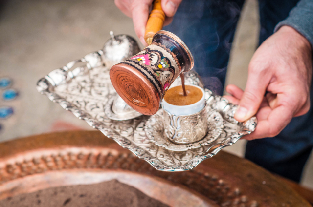 El café griego: Una taza de tradición y protesta - Athens | Secret World Trip Planner