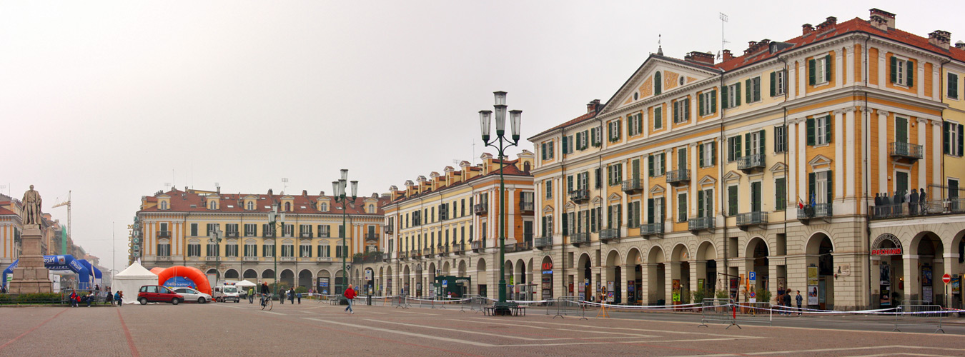 Cuneo e a sua sala de estar: Piazza Galimberti - Cuneo | Secret World Trip Planner