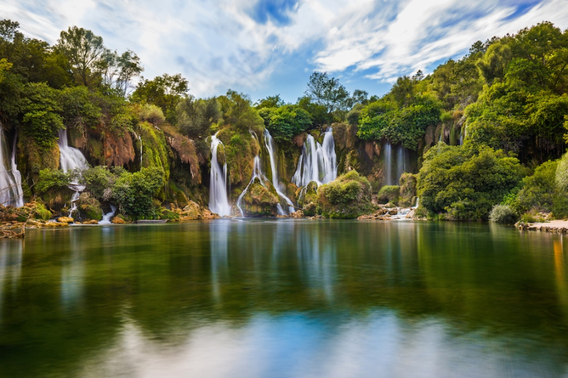 Kravicas vattenfall, Bosnien - Studenci | Secret World Trip Planner