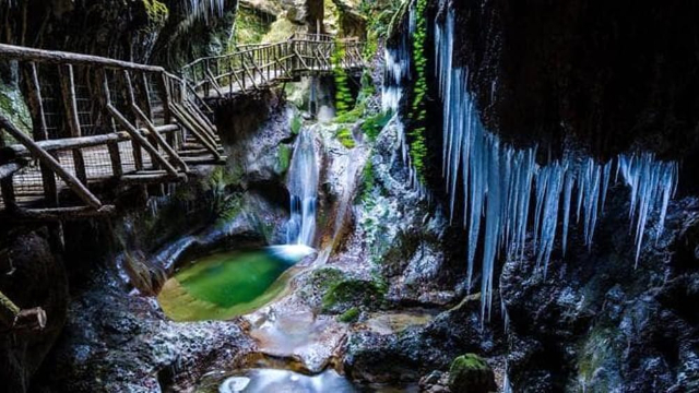 Mga kuweba ng Caglieron - Via Grotte del Caglieron | Secret World Trip Planner