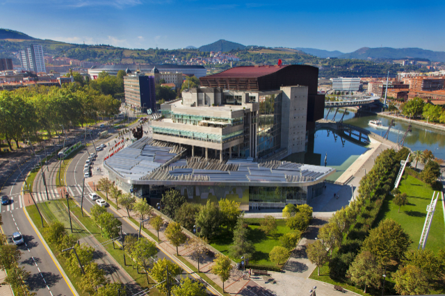 युस्कलडुना पॅलेस - Bilbo | Secret World Trip Planner