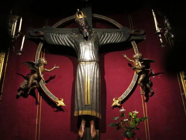 The Holy Face of Lucca - Lucca | Secret World Trip Planner
