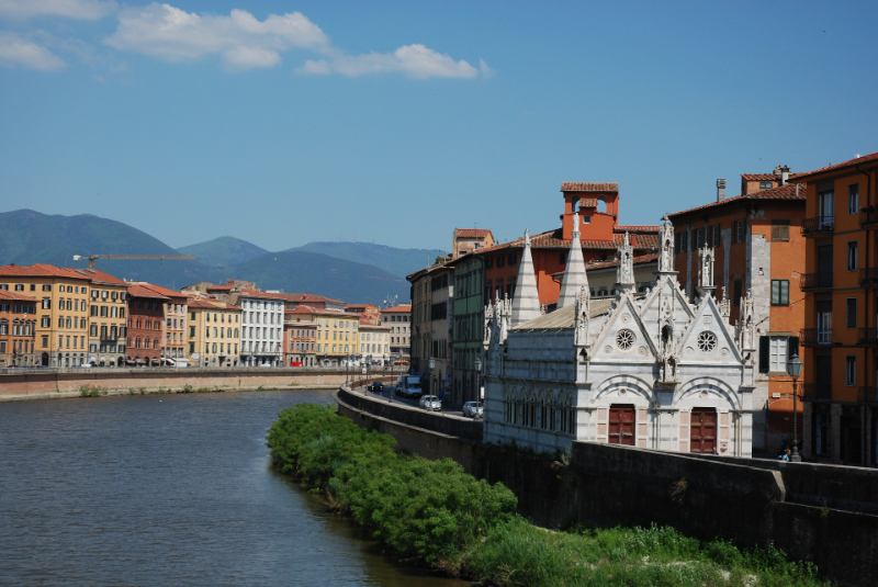 சாண்டா மரியா டெல்லா ஸ்பினா தேவாலயம் - Pisa | Secret World Trip Planner