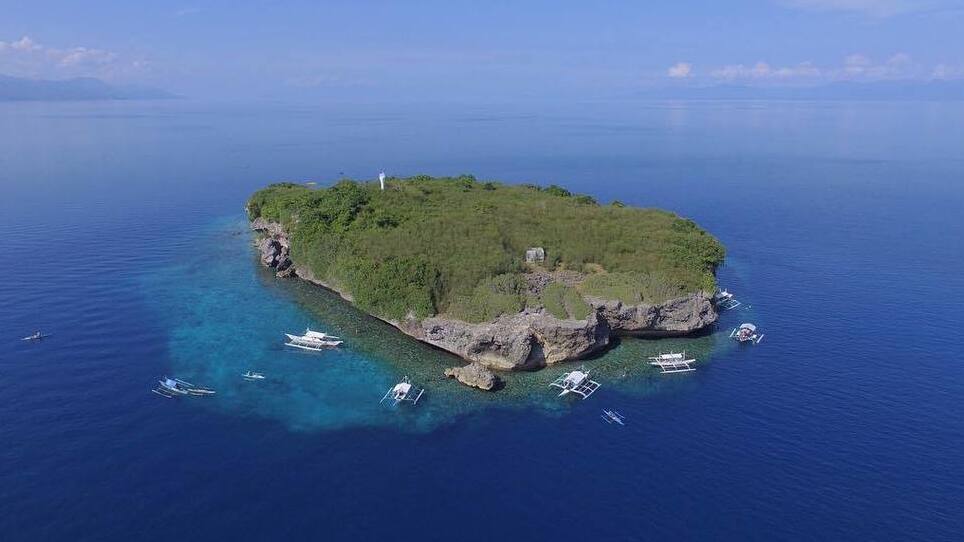 Pescador Island and the snorkelling - Pescador Island | Secret World Trip Planner
