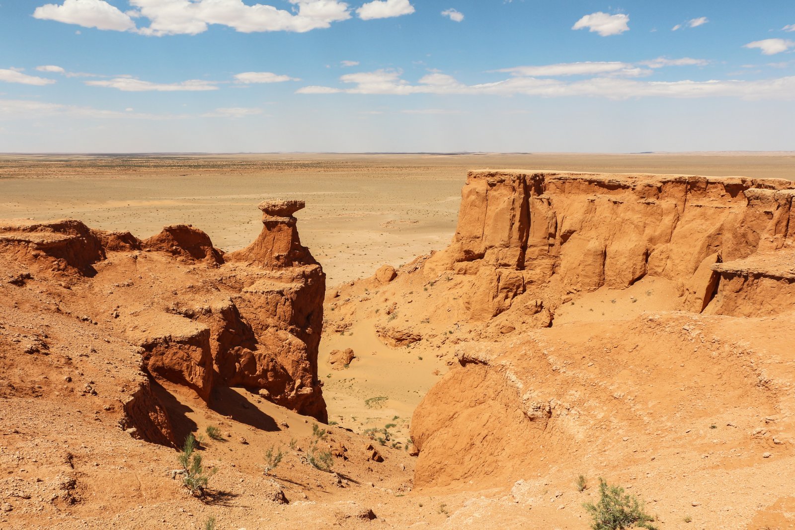 Le Scogliere Fiammeggianti, conosciute anche come Bayanzag - Bajanzag | Secret World Trip Planner