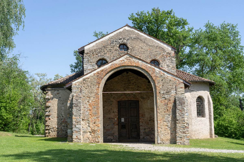 пред портите на Chiesa di Santa Maria - 1513 | Secret World Trip Planner