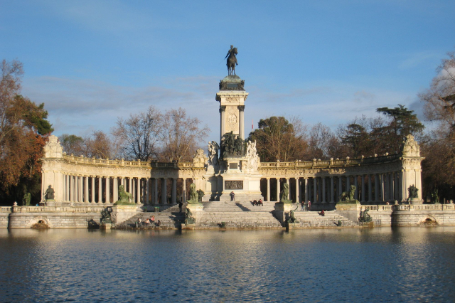 エル・レティロ公園 - Madrid | Secret World Trip Planner