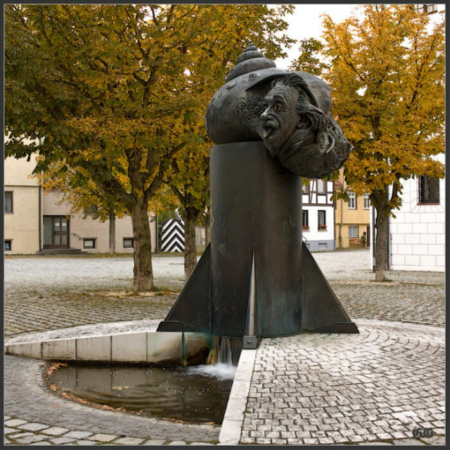Einstein-fontänen - Ulm | Secret World Trip Planner
