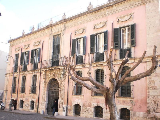 Calapaj - Palác D'Alcontres - Messina | Secret World Trip Planner