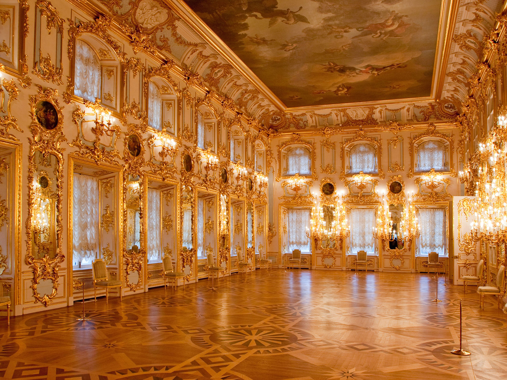 પીટરહોફ (પેટ્રોડવોરેટ્સ) - Peterhof | Secret World Trip Planner