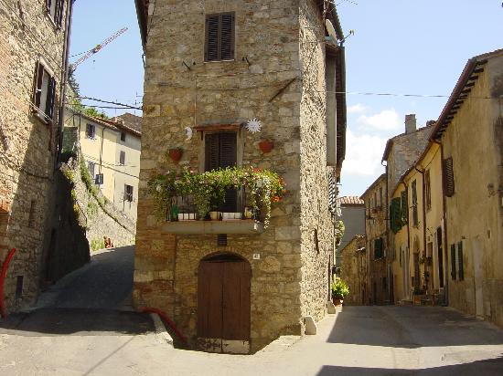 Desa Sarteano - Sarteano | Secret World Trip Planner