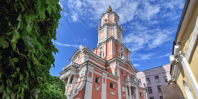 Kirkja Erkiengils Gabriels - Moskva | Secret World Trip Planner