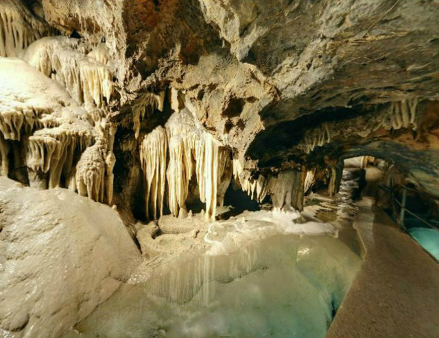 گروتا دل ونتو - Fornovolasco | Secret World Trip Planner