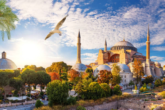 Ayasofya - Ayasofya Meydanı no 1 | Secret World Trip Planner