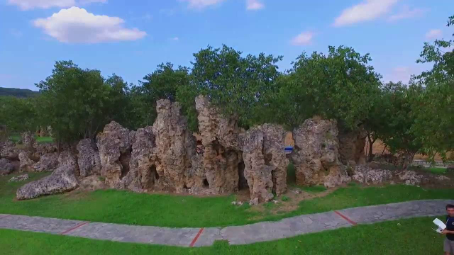 Nymfklippa - Nymfopetra | Secret World Trip Planner