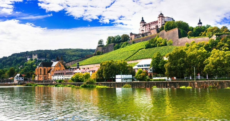 Il paese del vino da favola della Germania — Würzburg