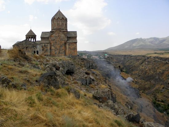 Saghmosavank mainistir - Aragatsotn | Secret World Trip Planner
