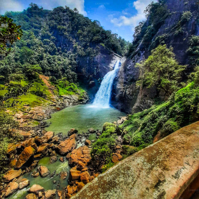 Dunhinda Falls - Dunhida Water Falls Access Road | Secret World Trip Planner