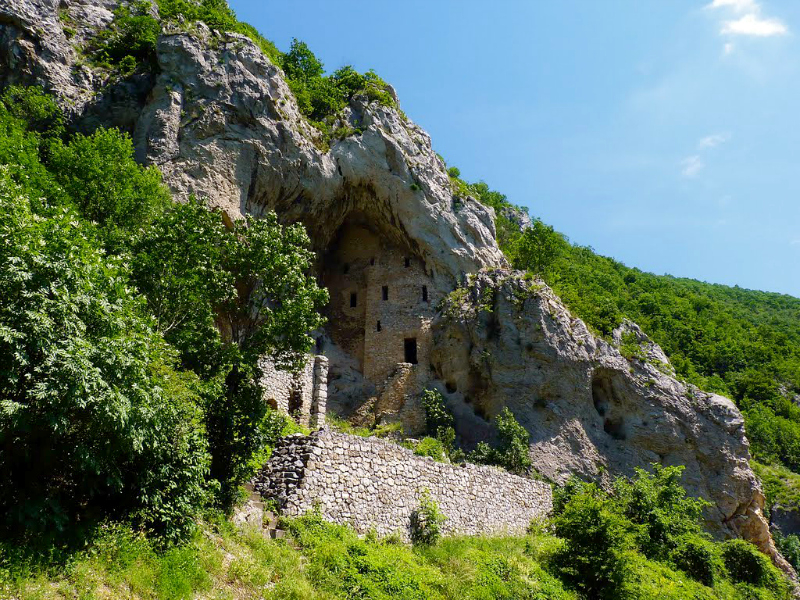 Belgrado, Serbia - Ovcar Banja | Secret World Trip Planner