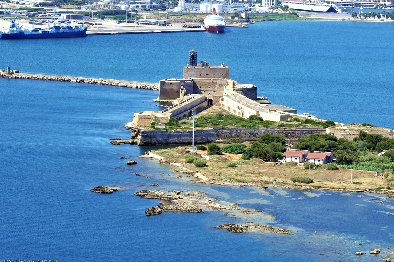 Brindisi: die Insel Sant'Andrea und die Seeburg - Brindisi | Secret World Trip Planner