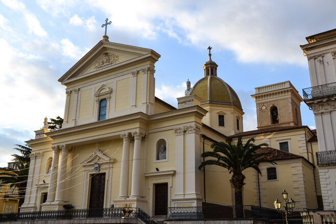 Cathedral Santi Pietro e Paolo í turin - Lamezia Terme | Secret World Trip Planner