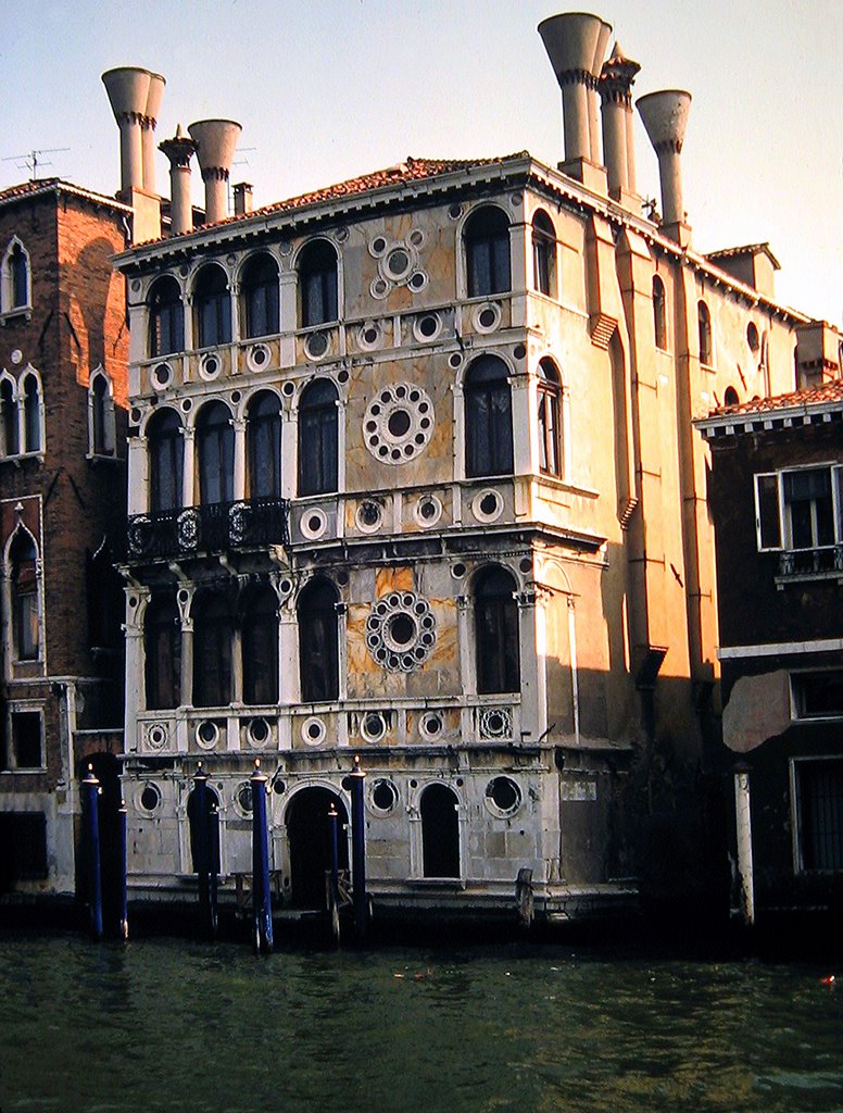 Ca Dario het Vervloekte Paleis - Venezia | Secret World Trip Planner