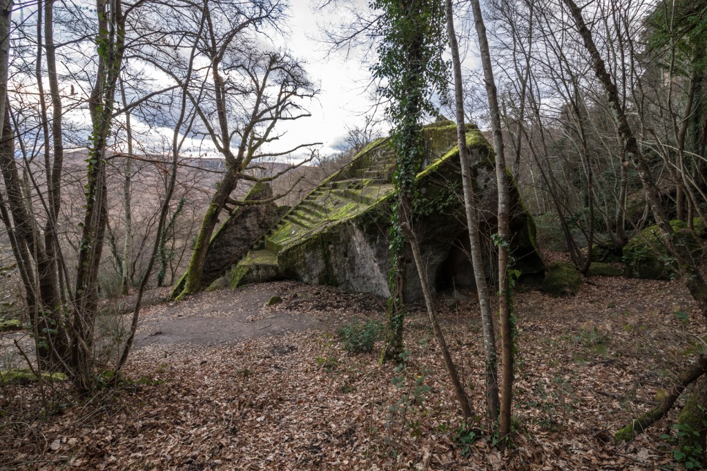 Етруска Пирамида  - Bomarzo | Secret World Trip Planner