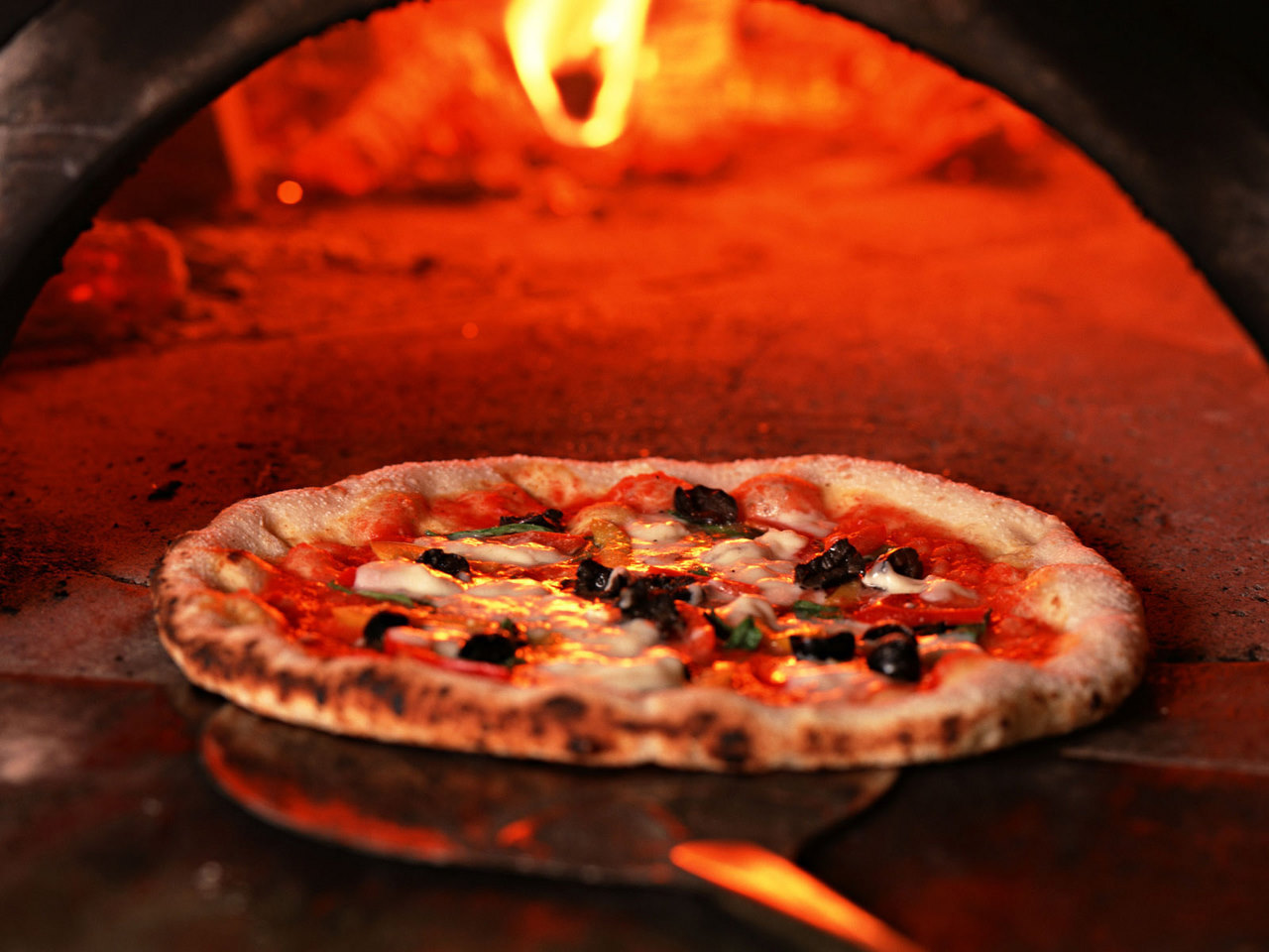 Pizza... un plat únic al món - Napoli | Secret World Trip Planner