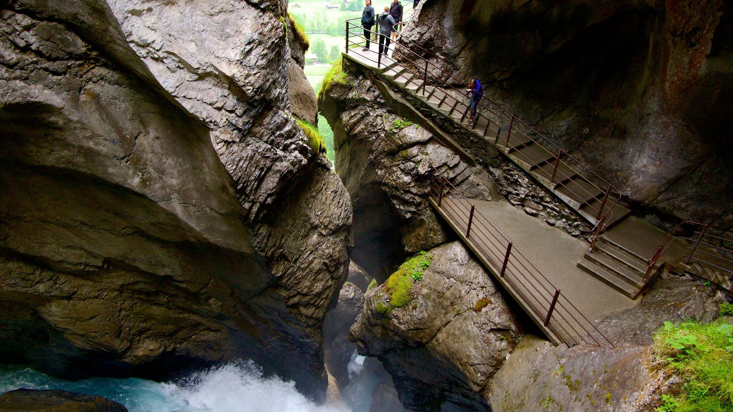 Eiger | Chutes de Trümmelbach - Lauterbrunnen | Secret World Trip Planner