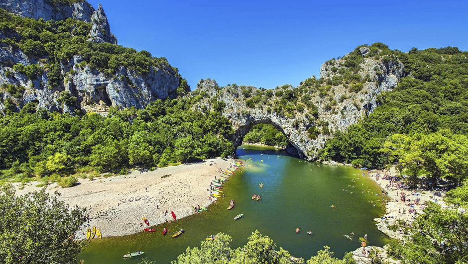 Naturliga underverk / Pont D ' Arc - Vallon-Pont-d'Arc | Secret World Trip Planner