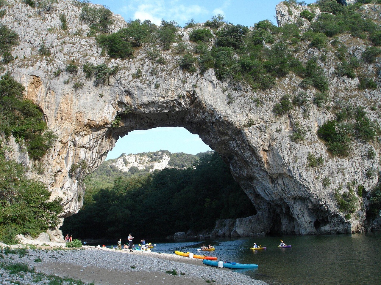 Naturliga underverk / Pont D ' Arc - Vallon-Pont-d'Arc | Secret World Trip Planner