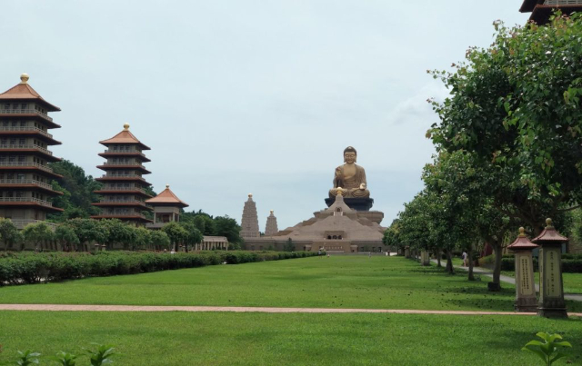 Templul Fo Guang Shan - Khet Khlong Sam Wa | Secret World Trip Planner