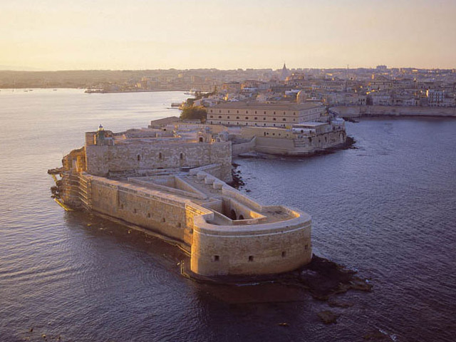 سائراکیوز اور پینٹالیکا کا چٹانی گرداب - Siracusa SR | Secret World Trip Planner