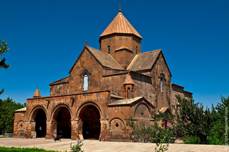 সেন্ট গায়েন চার্চ - Echmiadzin | Secret World Trip Planner